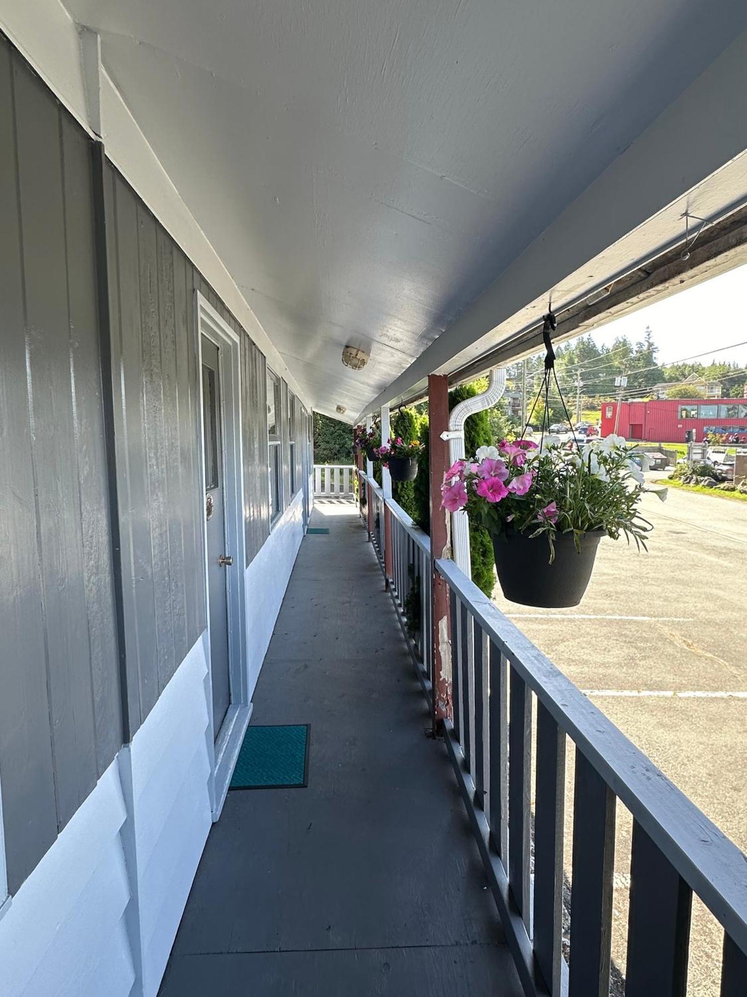 Island West Resort-Motel Ucluelet Dış mekan fotoğraf
