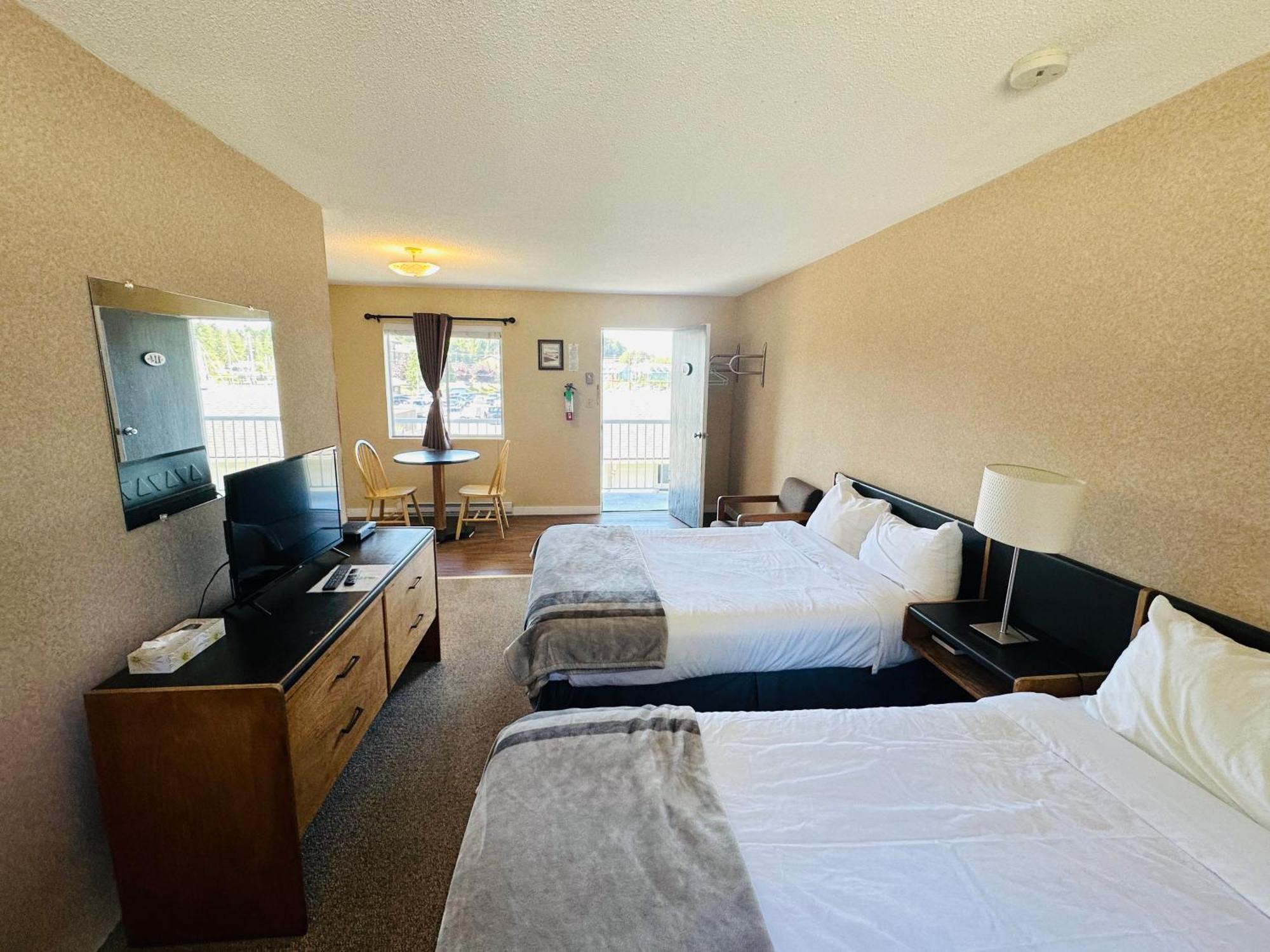 Island West Resort-Motel Ucluelet Dış mekan fotoğraf