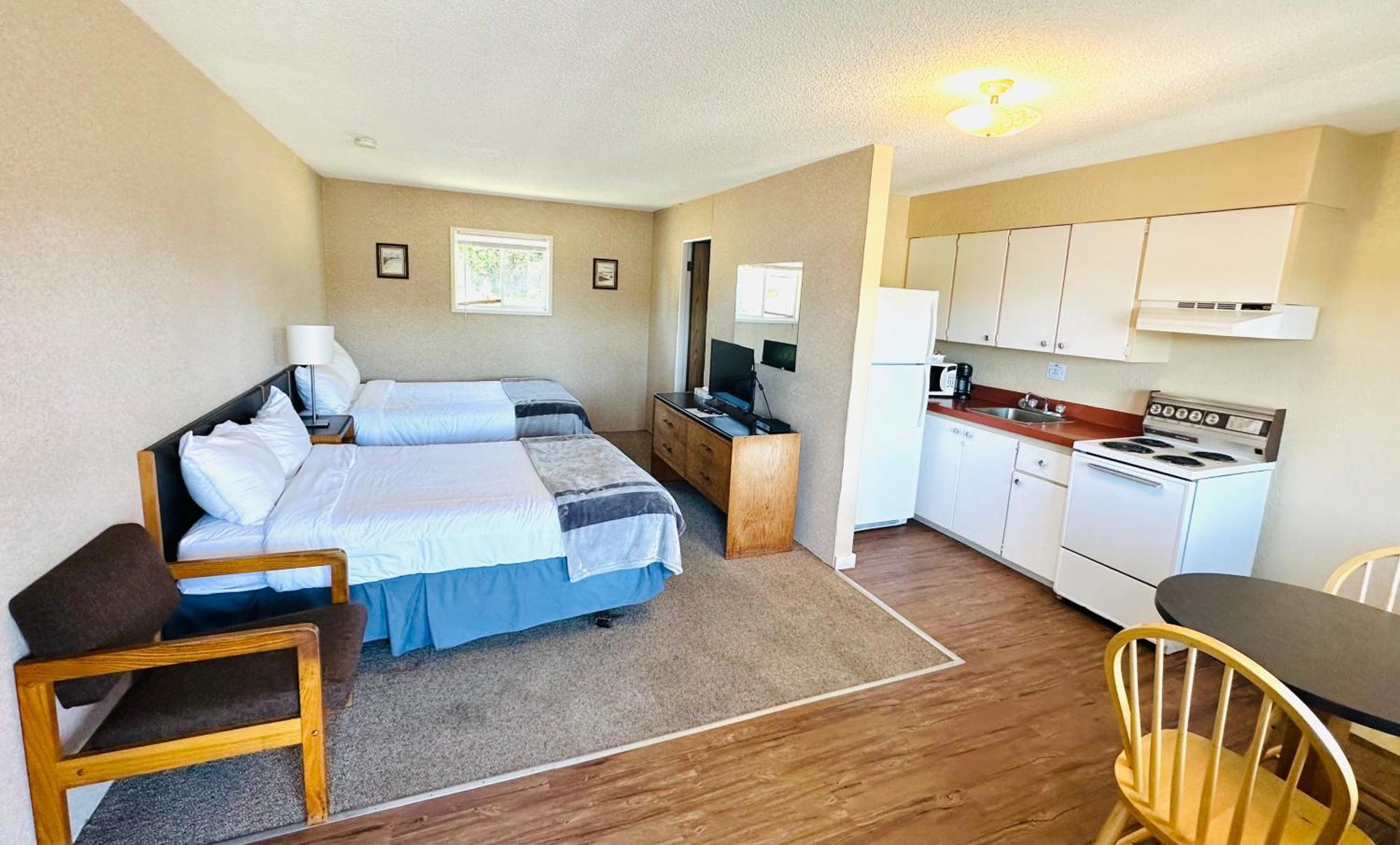 Island West Resort-Motel Ucluelet Oda fotoğraf